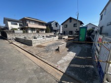 建築中、現地外観