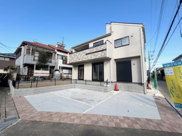 現地外観！南道路で陽当り良好！